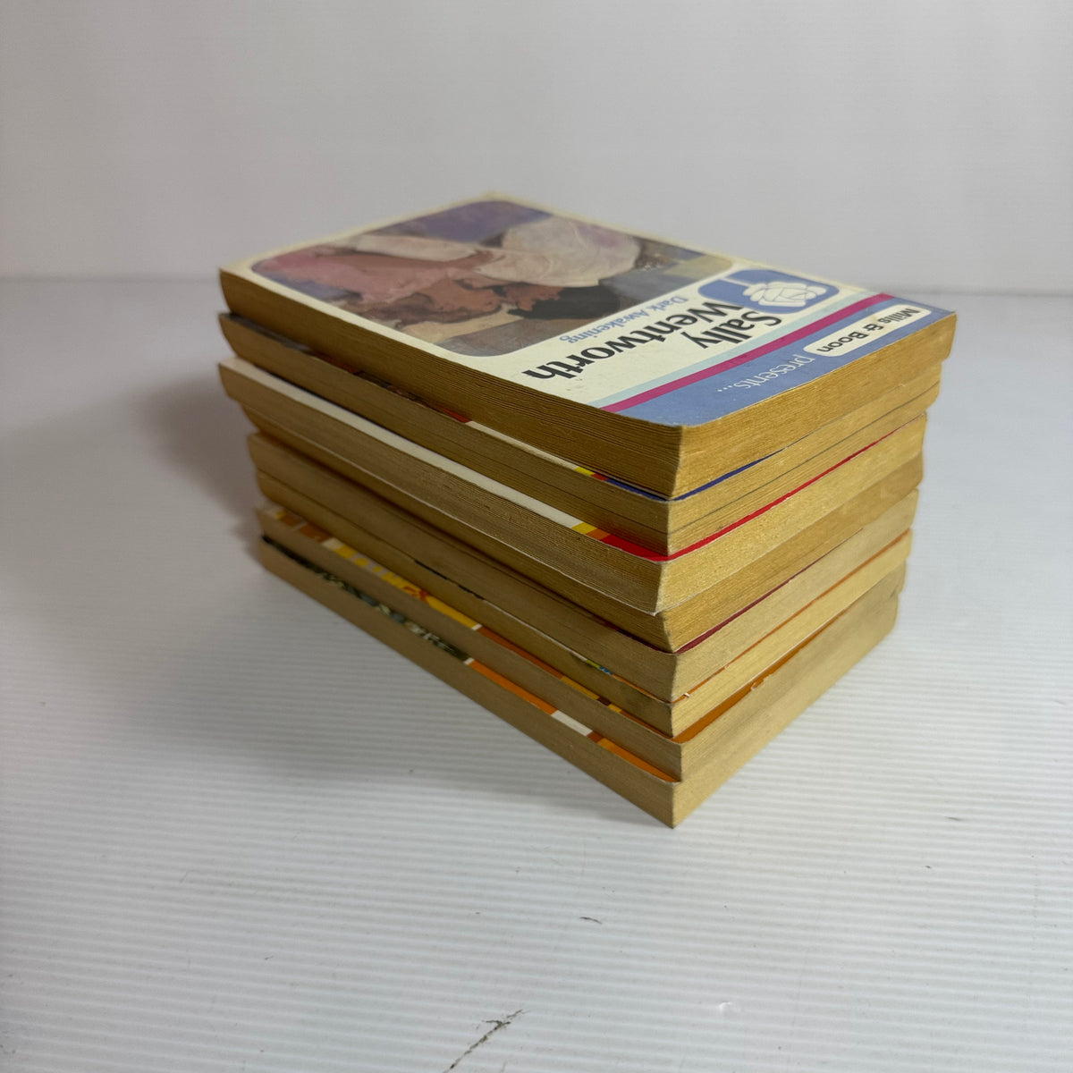 Mills & Boon Vintage Book Bundle x 8 Books (3287)