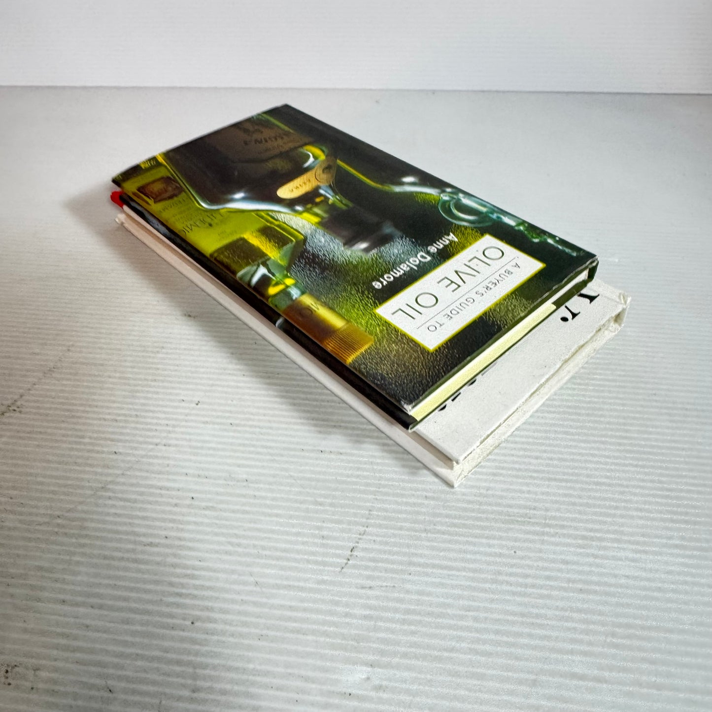 Olive Oil & Vinegar Book Bundle x 2 : A Buyer's Guide to Olive Oil - Anne Dolamore & Vinegar 1001 Practical Uses(2886)