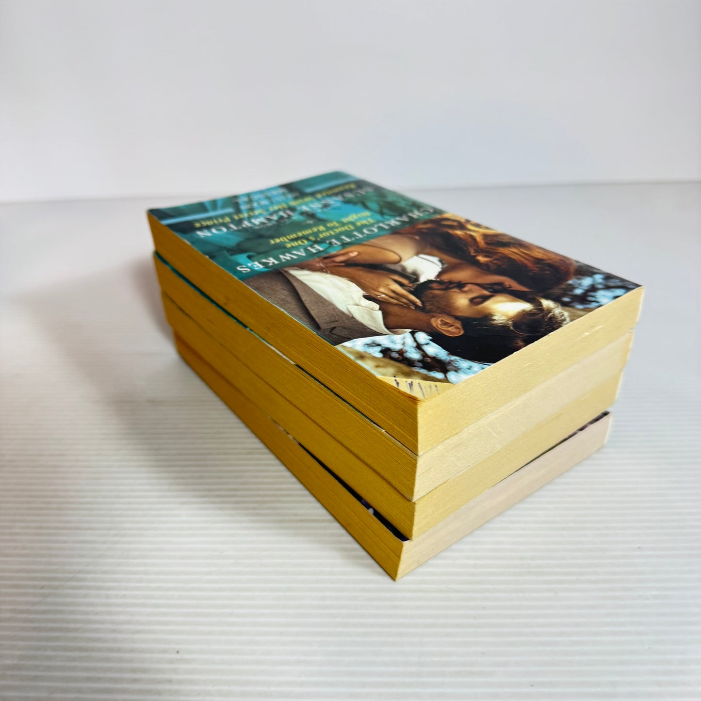 Mills & Boon Medical 2in1 Book Bundle : 4 x Books x 8 Stories (2504)