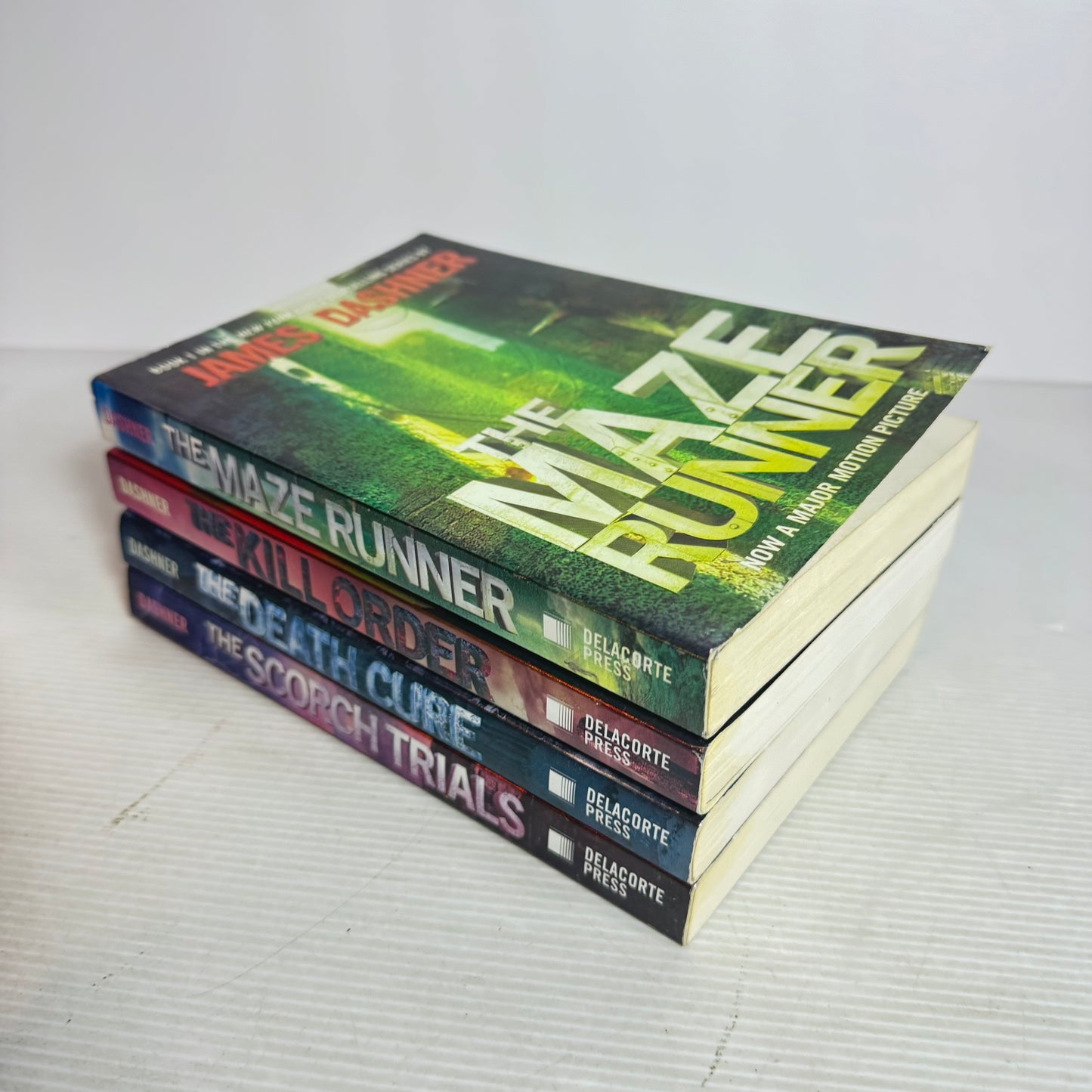 The Maze Runner Boxed Set x 4 Books : The Maze Runner, The Scorch Trials, The Death Cure, The Kill Order (2982)