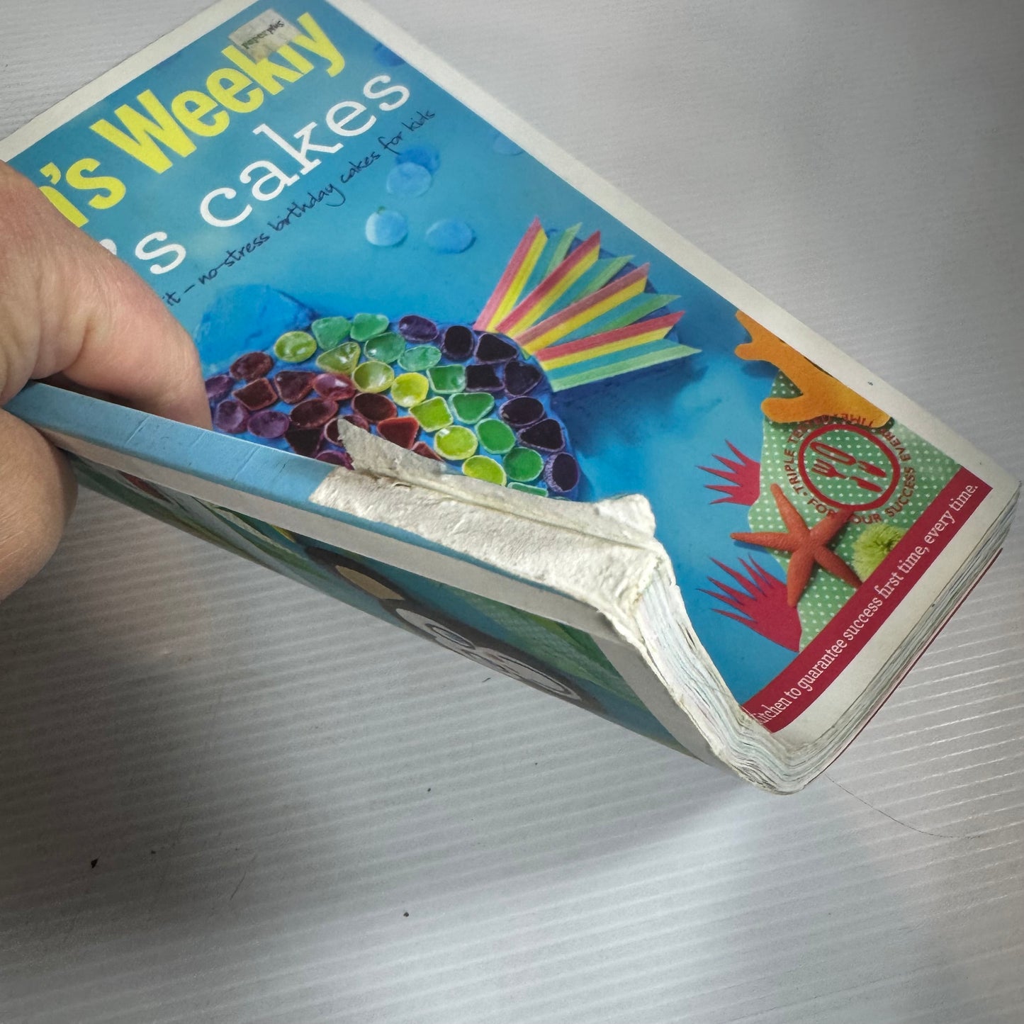 The Australian Women's Weekly Cookbook Bundle x 2 : Barbie Cookbook & Cheat's Cakes(2600)