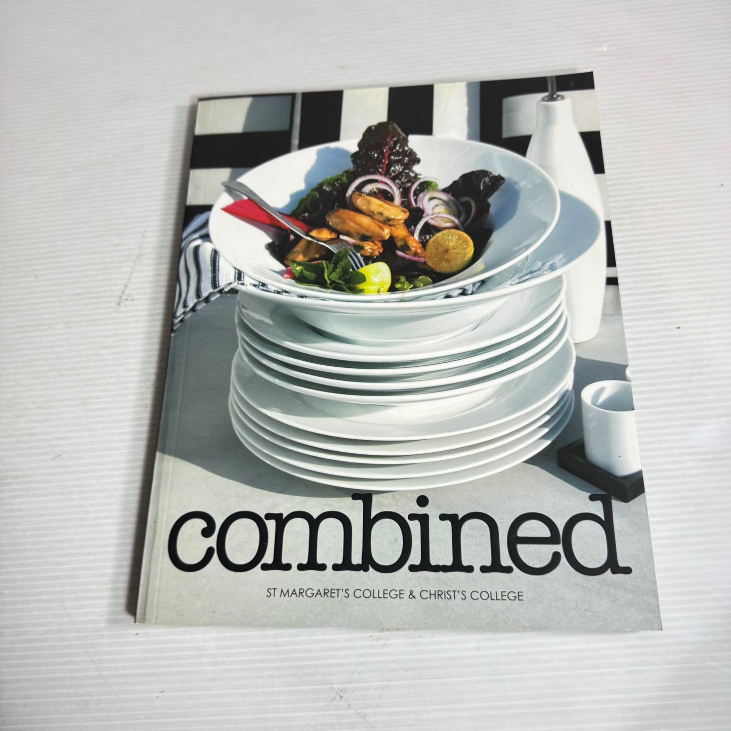 New Zealand Cookbook Bundle x 3 : Everyday Epicurean - Catherine Bell, Combined - St Margaret's College & Christ's College, Taste Favourites - Allyson Grofton, Jennifer Yee, Laurie Black, Tracey Sunderland (2943)