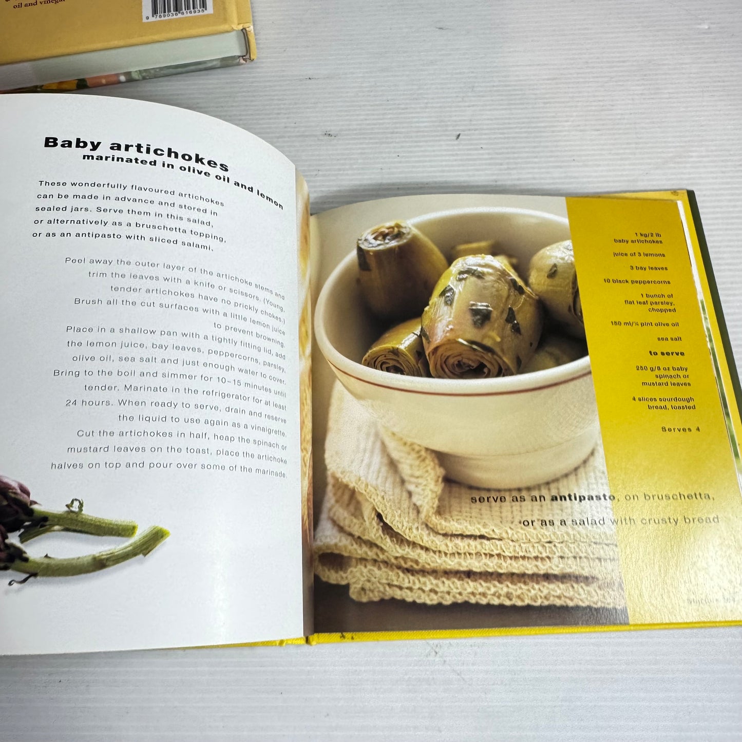 Olive Oil & Vinegar Book Bundle x 2 : Dumont's Lexicon of Oil & Vinegar, Flavouring with Olive Oil - Clare Gordon-Smith (2884)