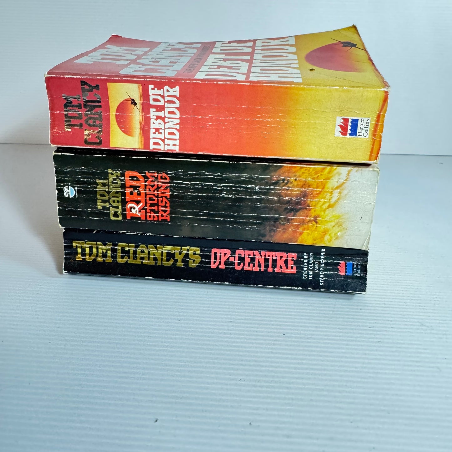 Tom Clancy Book Bundle x 3 Books : Debt of Honour, Op-Centre, Red Storm Rising (3135)