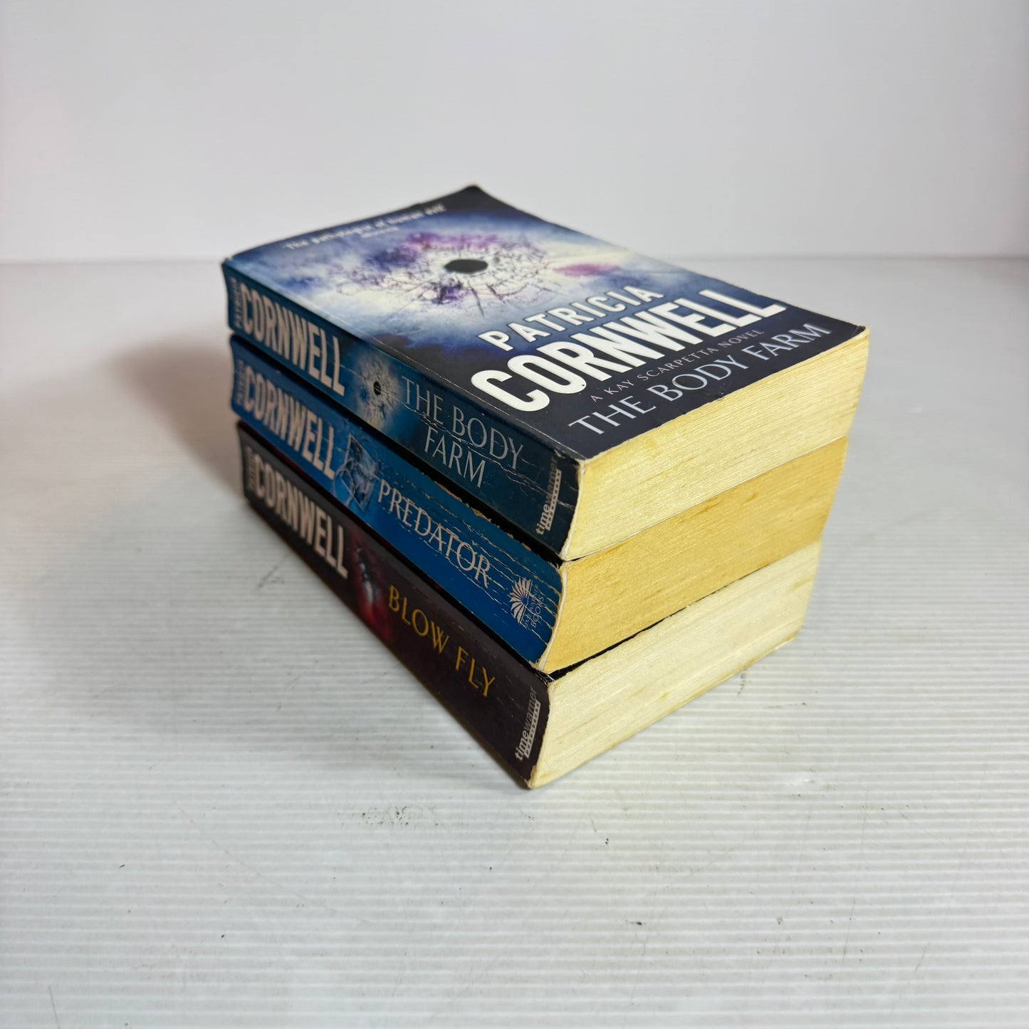 Patricia Cornwell Small Book Bundle x 3 : The Body Farm, Predator, Blow Fly  (2881)