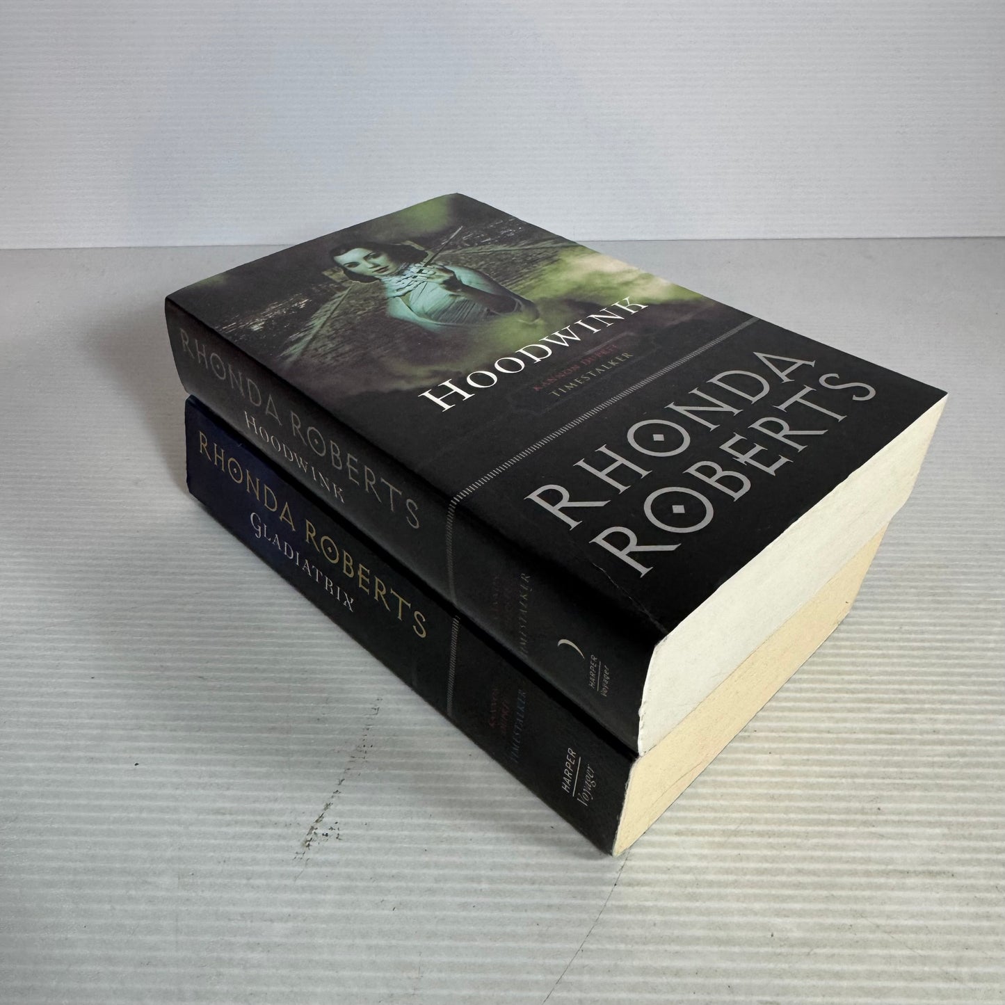 Rhonda Roberts Timestalker Book Bundle x 2 : Hoodwink & Gladiatrix (2954)