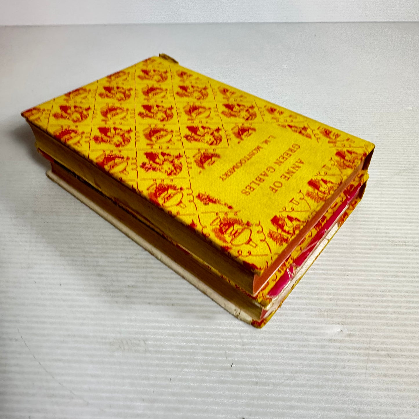 Vintage L.M. Montgomery Book Bundle x 2 : Anne of Green Gables (1955) & Anne of Avonlea (1958) (2851)