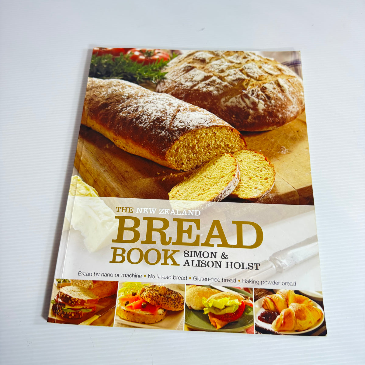 Simon & Alison Holst Cookbook Bundle x 3 : 100 Great Ways to Use Slow Cookers & Crockpots, The New Zealand Bread Book, 100 Favourite Ways with Chicken (3230)