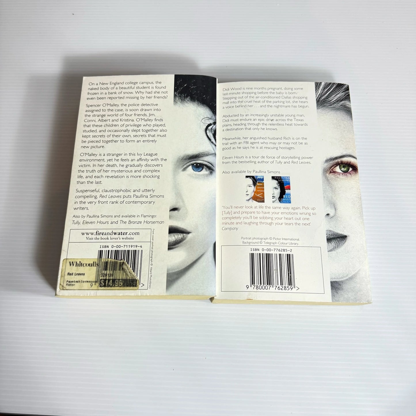 Paullina Simons Book Bundle x 2 Books : Eleven Hours & Red Leaves (309)