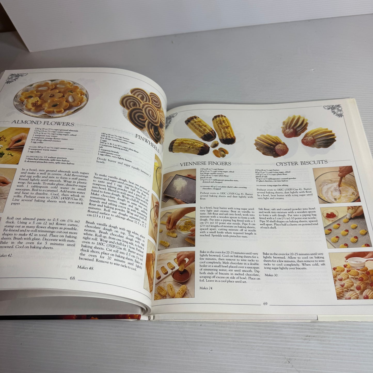 Christmas Cookbook Bundle x 2 : The Complete Christmas Cookbook & The Christmas Cookbook(2904)