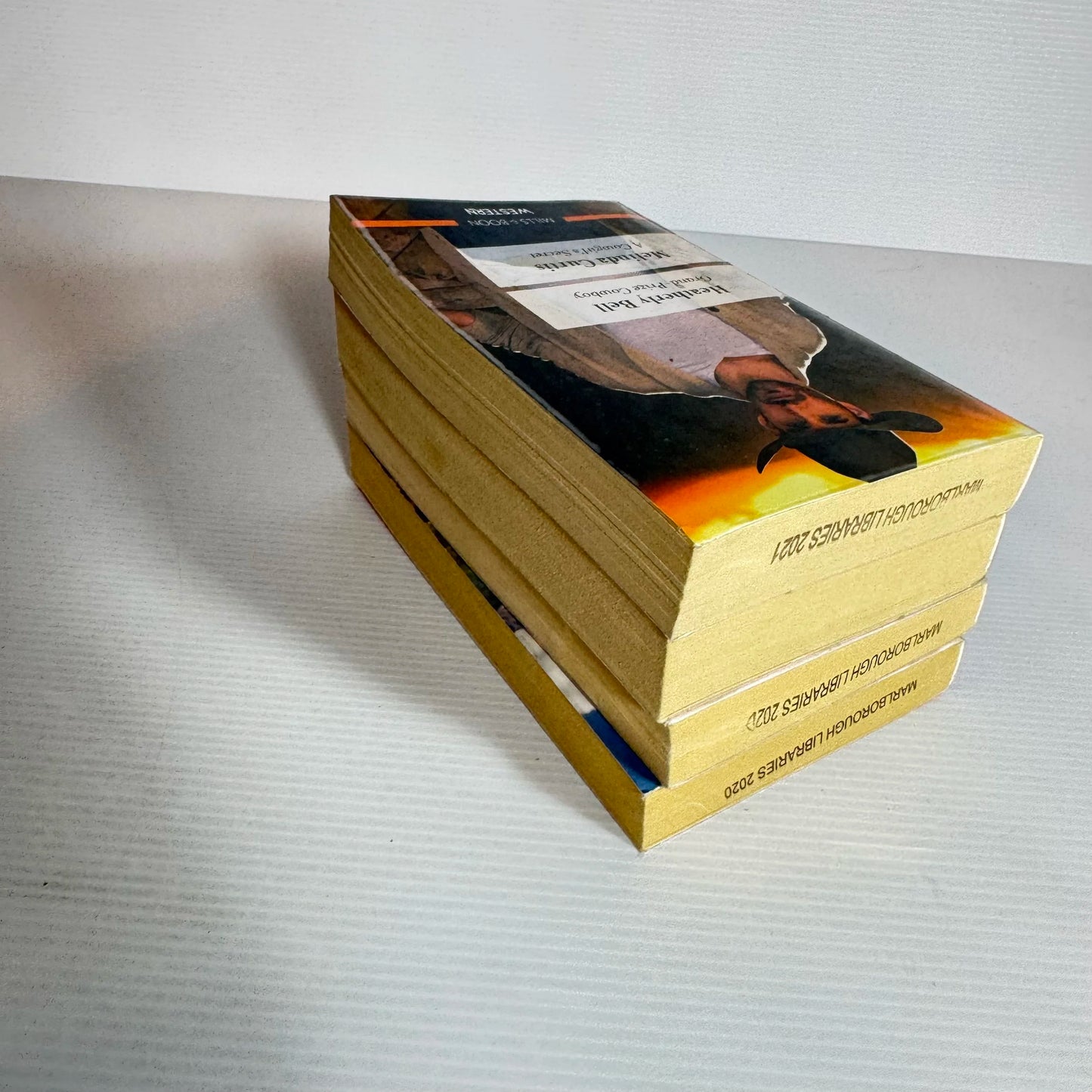 Mills & Boon Western Book Bundle x 4 Books 8 Stories (106)