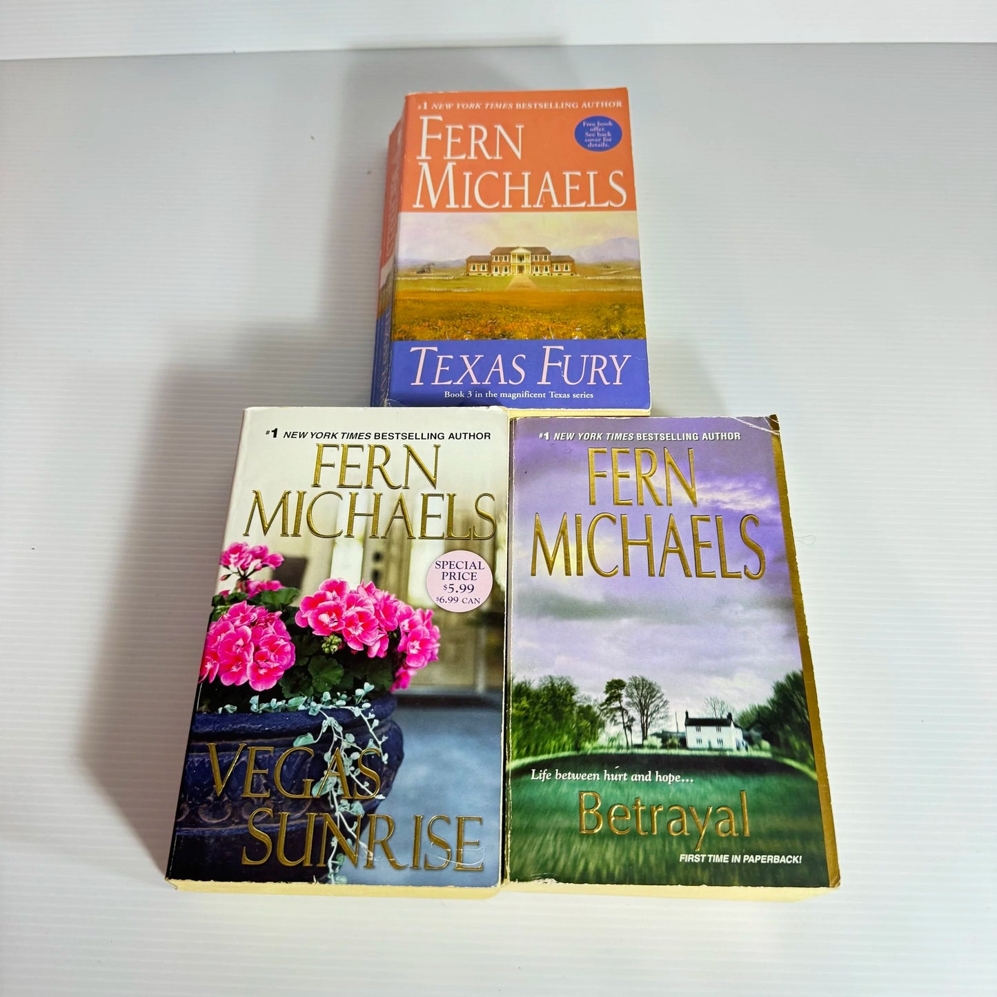 Fern Michaels Book Bundle x 3 Books : Betrayal, Texas Fury, Vegas Sunrise (321)