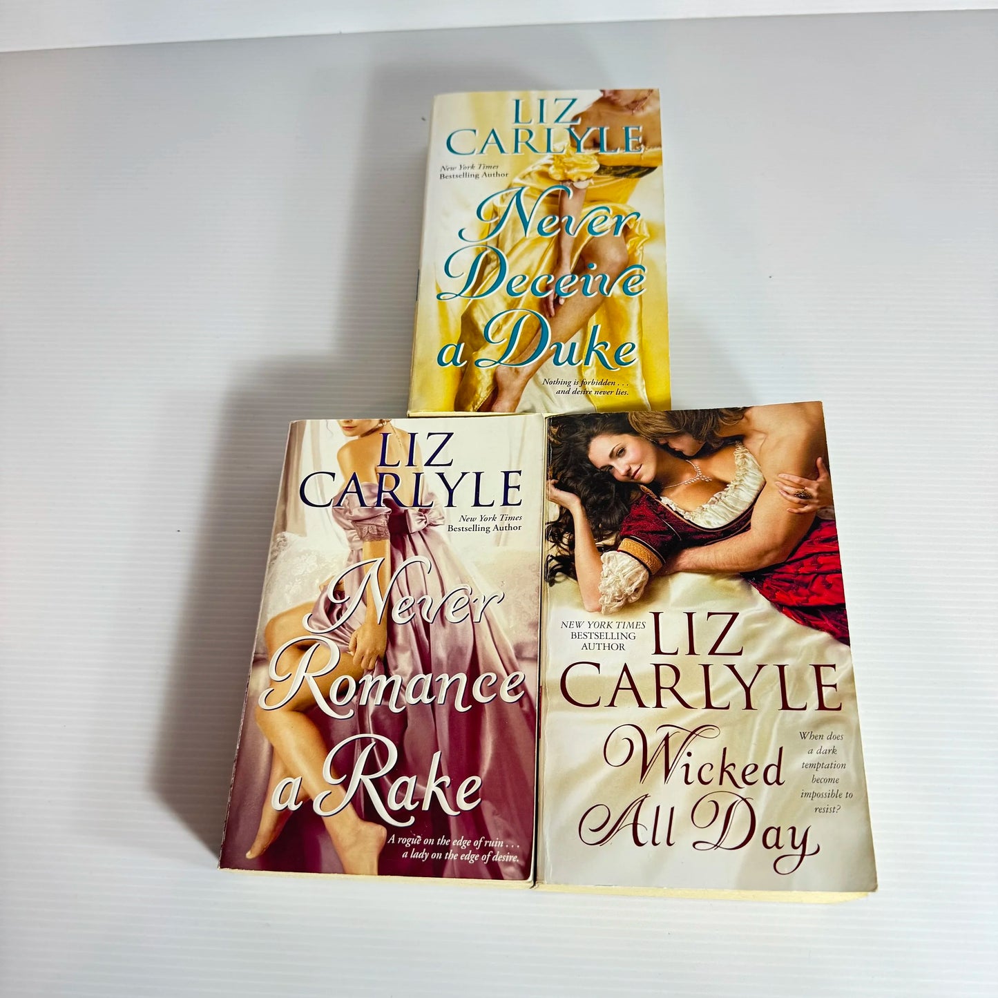 Liz Carlyle Book Bundle x 3 Books (2074)