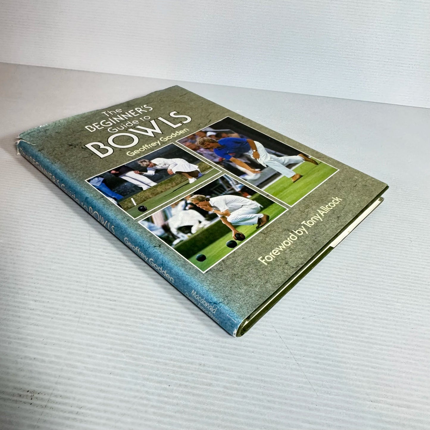 The Beginner's Guide to Bowls - Geoffrey Godden (Vintage 1988)