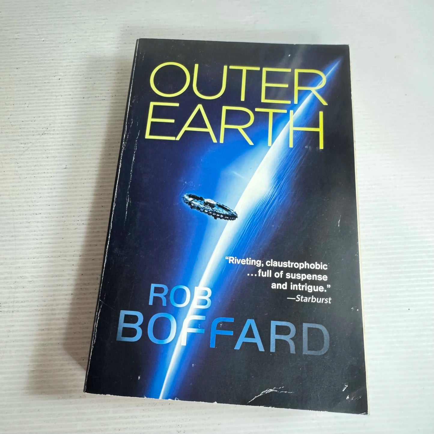Outer Earth - Rob Boffard