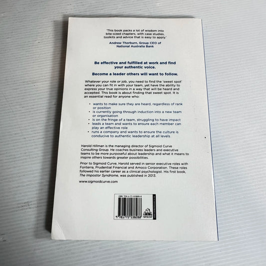 Fitting In Standing Out : Finding Your Authentic Voice at Work - Harold Hillman PhD