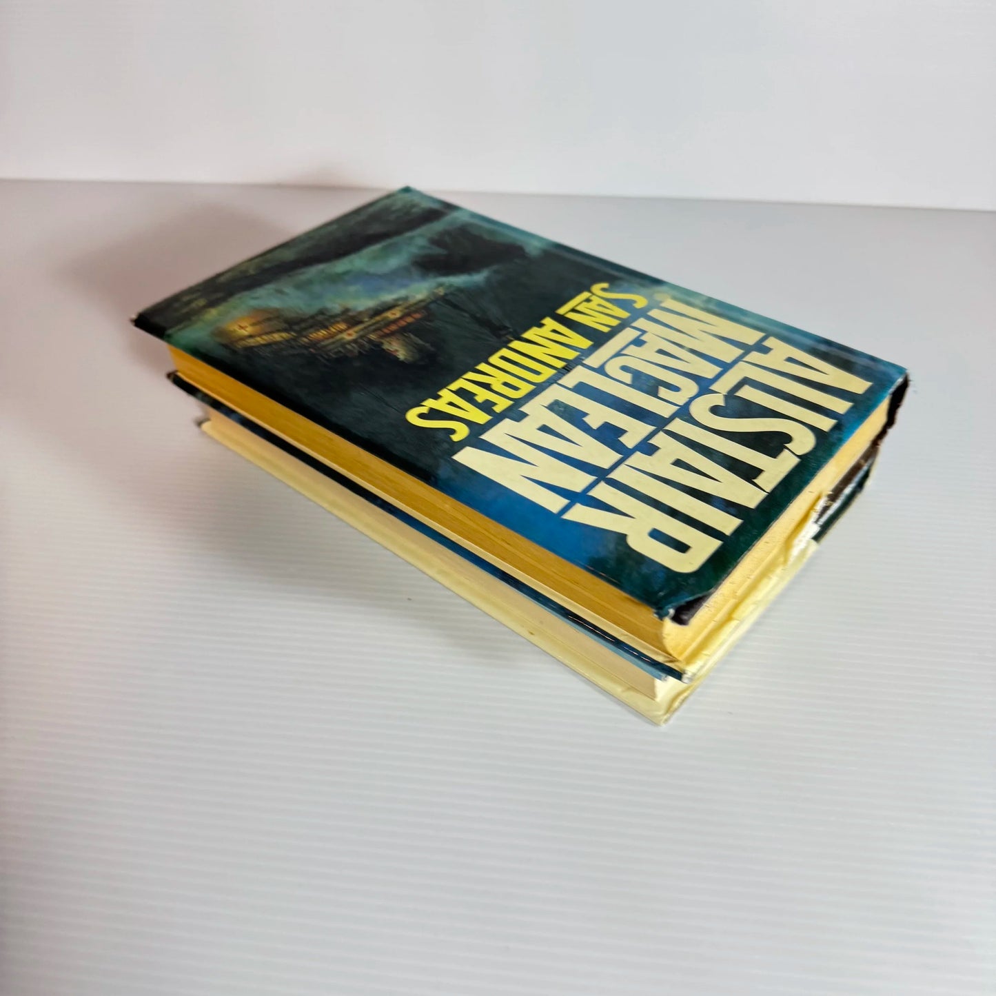 Alistair MacLean Book Bundle x 2 Books : San Andreas & Bear Island (Vintage 1984 & 1971) (315)