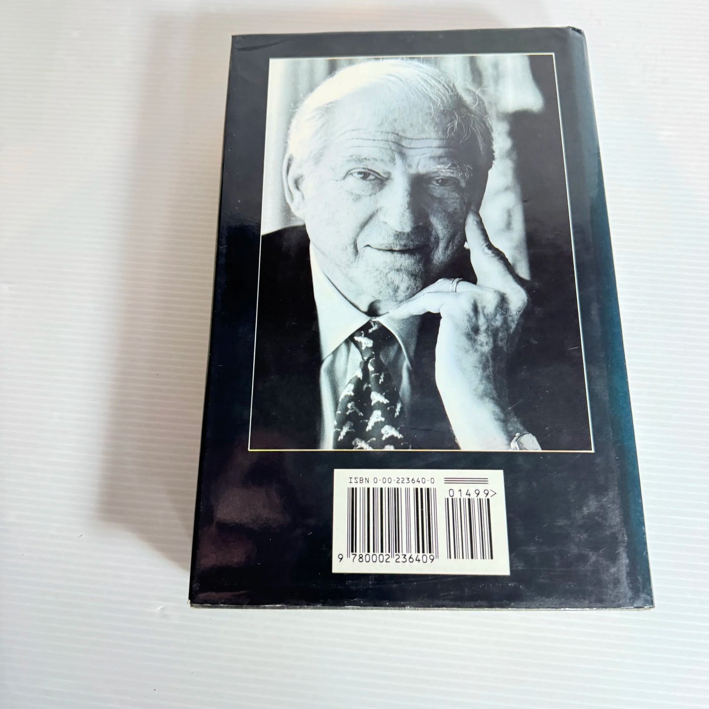 The Stars Shine Down - Sidney Sheldon