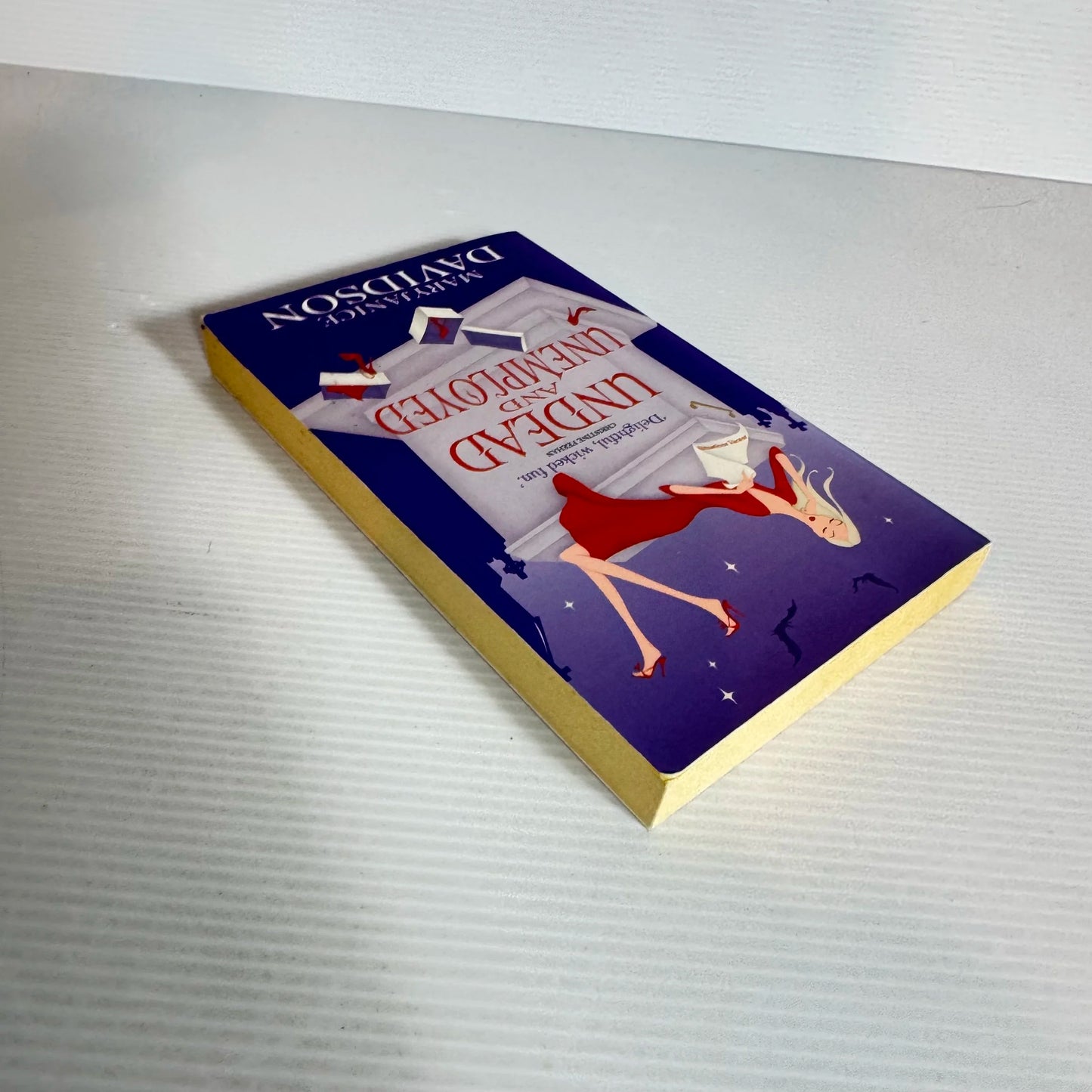 Undead and Unemployed - MaryJanice Davidson