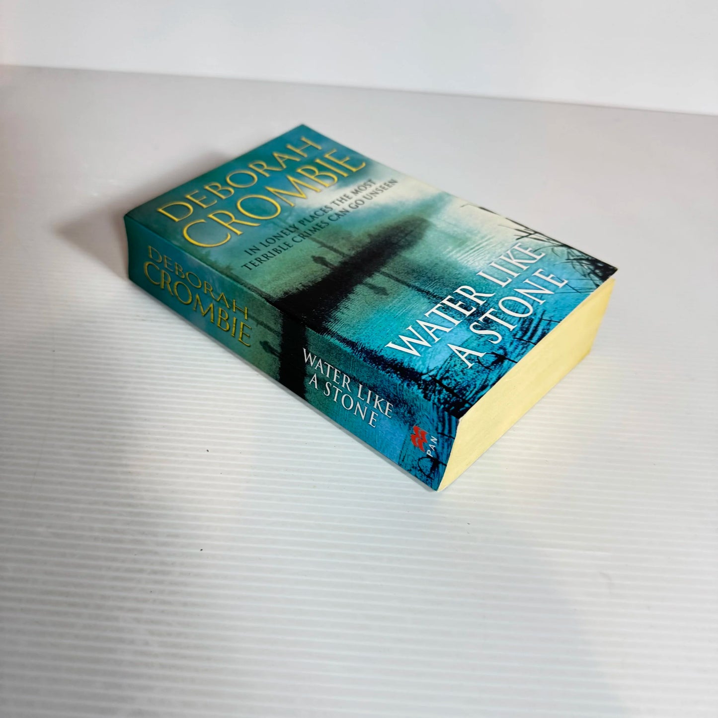 Water Like A Stone - Deborah Crombie