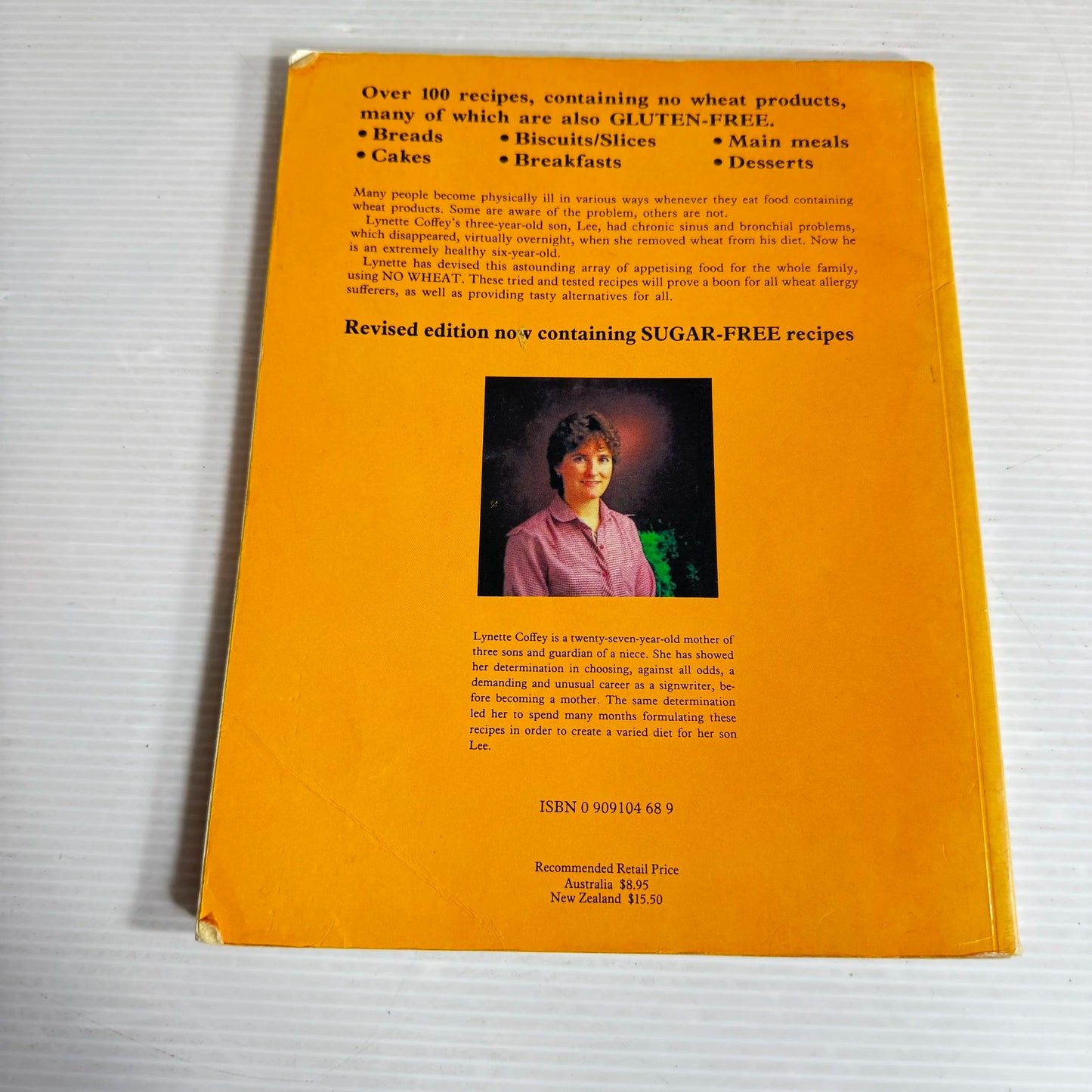 Wheatless Cooking (Including Gluten-free And Sugar-free Recipes) - Lynette Coffey (Vintage 1985)