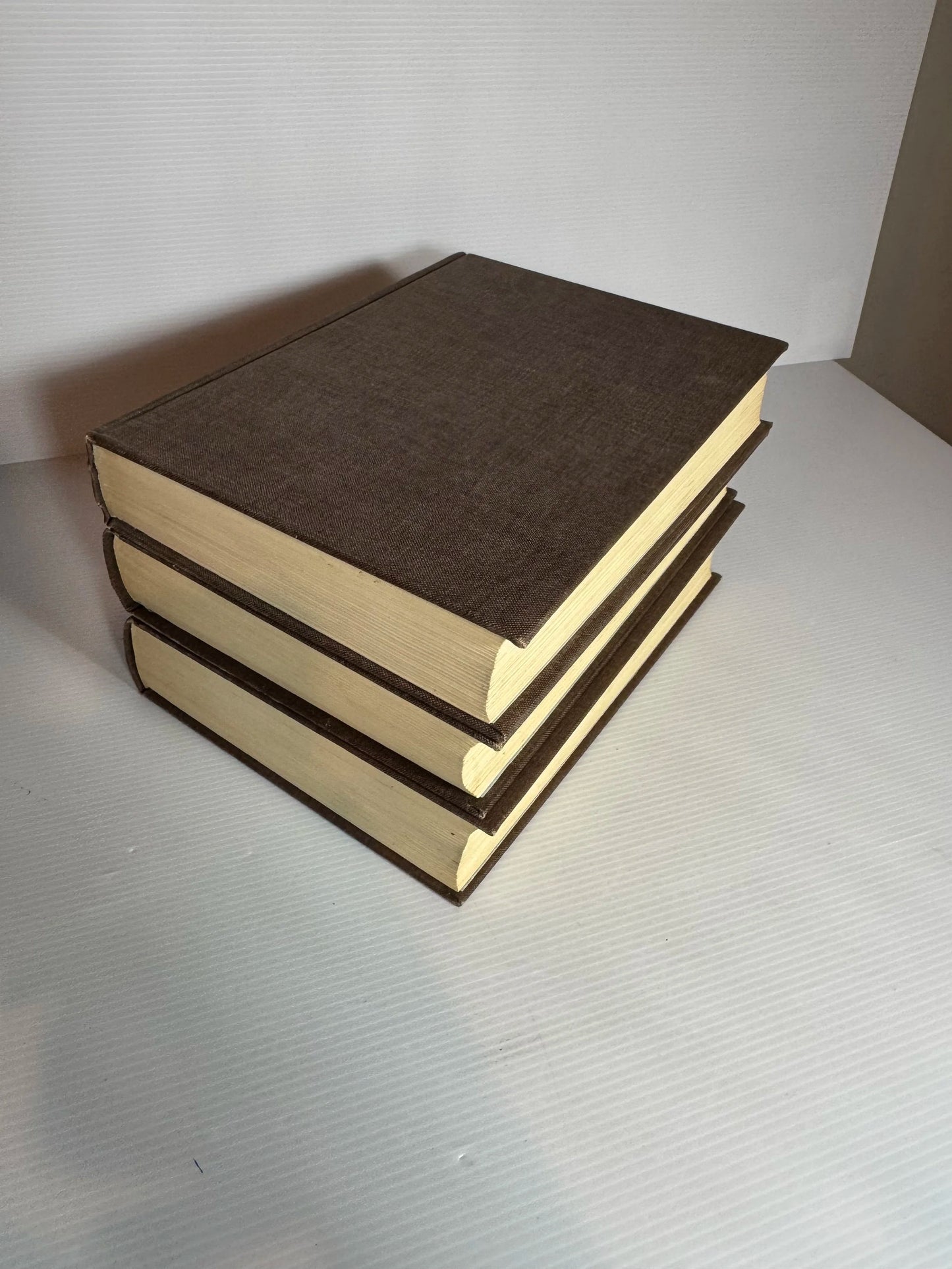 Encyclopedia of New Zealand Vol I, II, III - Editor A. H. McLintock (Vintage 1966)