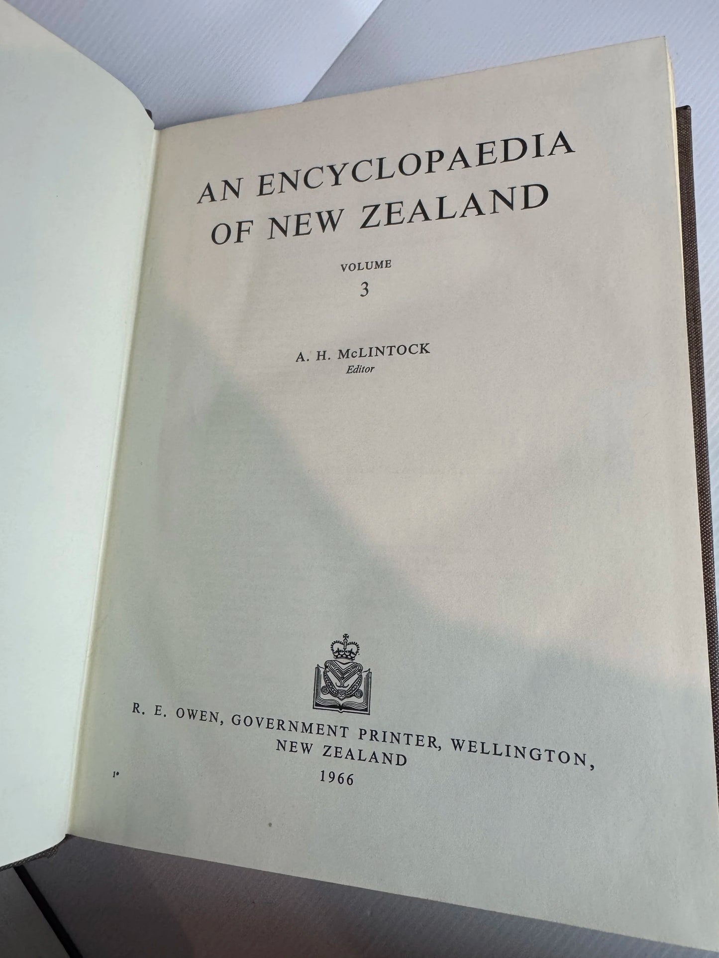 Encyclopedia of New Zealand Vol I, II, III - Editor A. H. McLintock (Vintage 1966)