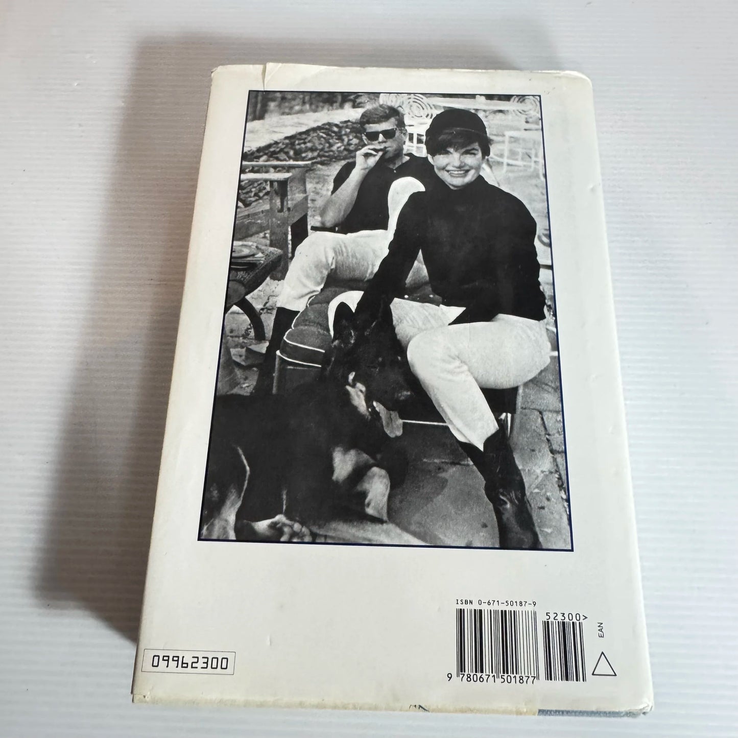 All Too Human: The Love Story Of Jack And Jackie Kennedy - Edward Klein