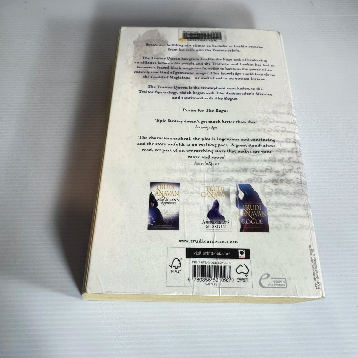 The Traitor Queen : Book 3 of the Traitor Spy Trilogy - Trudi Canavan