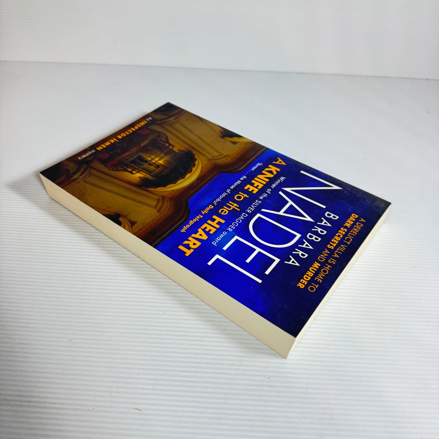 A Knife To The Heart (A Inspector Ikmen Mystery) - Barabara Nadel (New)
