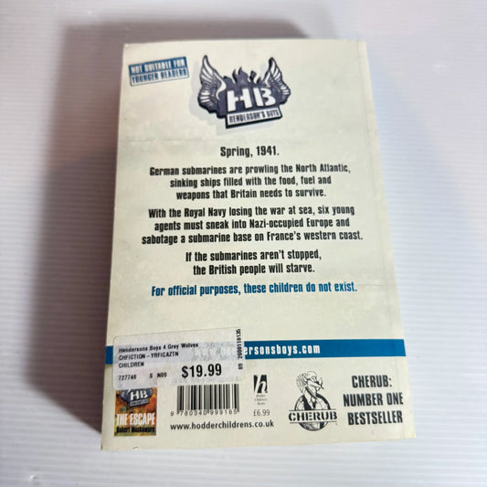 Grey Wolves - Robert Muchamore