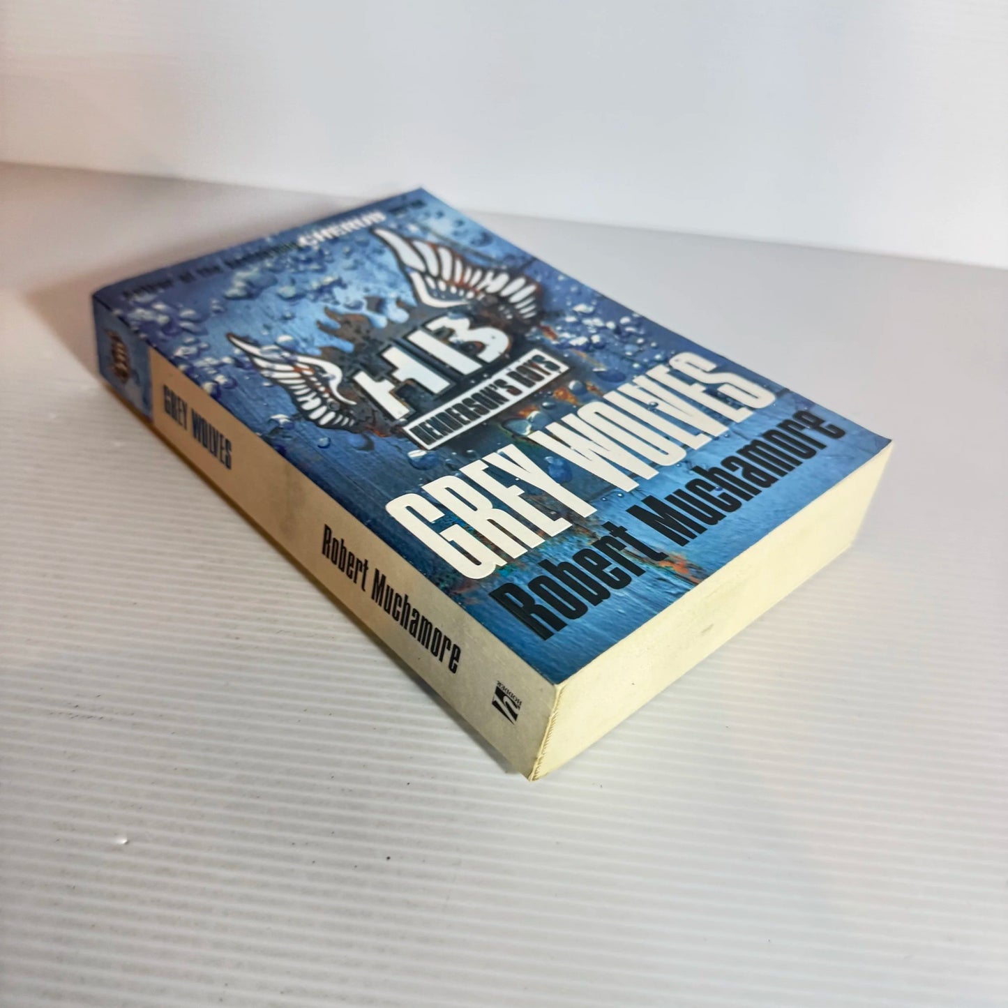 Grey Wolves - Robert Muchamore