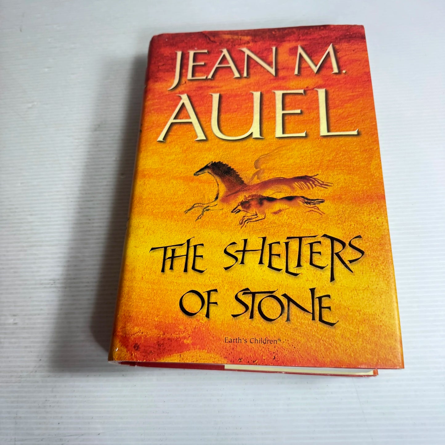 The Shelters Of Stone - Jean M. Auel
