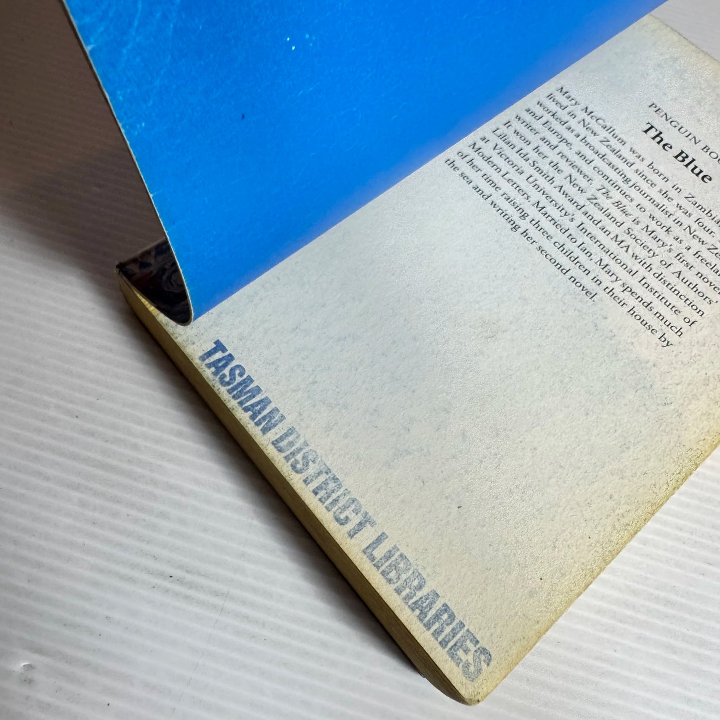The Blue - Mary McCallum (Ex-Library)