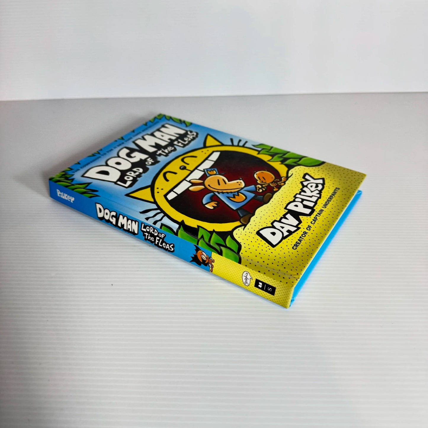 Dog Man Lord of the Fleas : Graphic Novel - Dav Pilkey