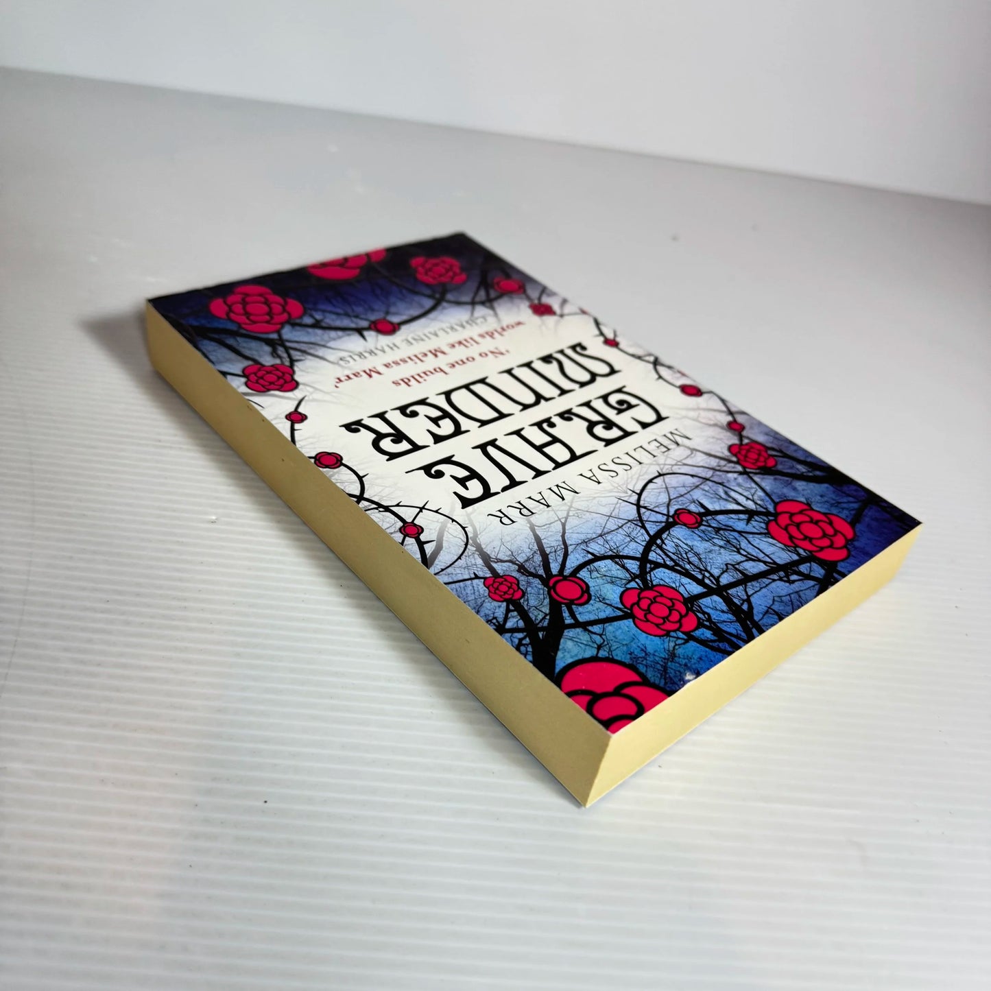 Grave Minder - Melissa Marr