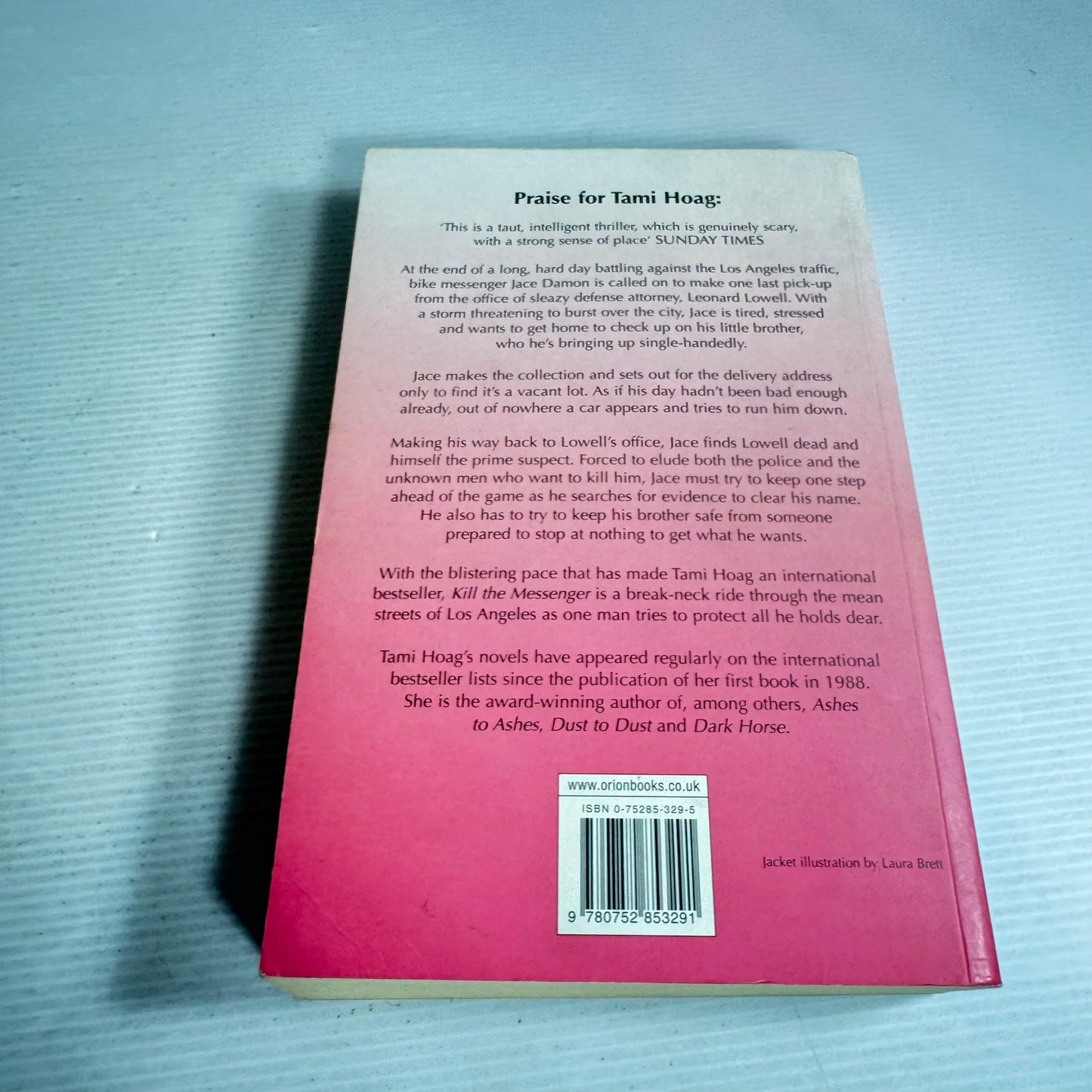 Kill The Messenger - Tami Hoag