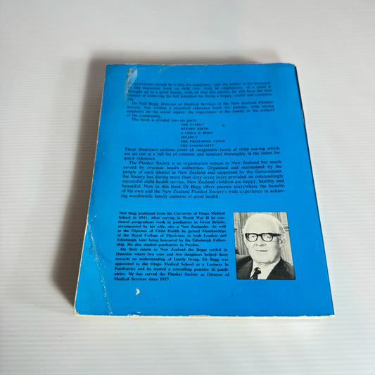 The Child and His Family - Neil Begg (Vintage 2nd Edition 1974)