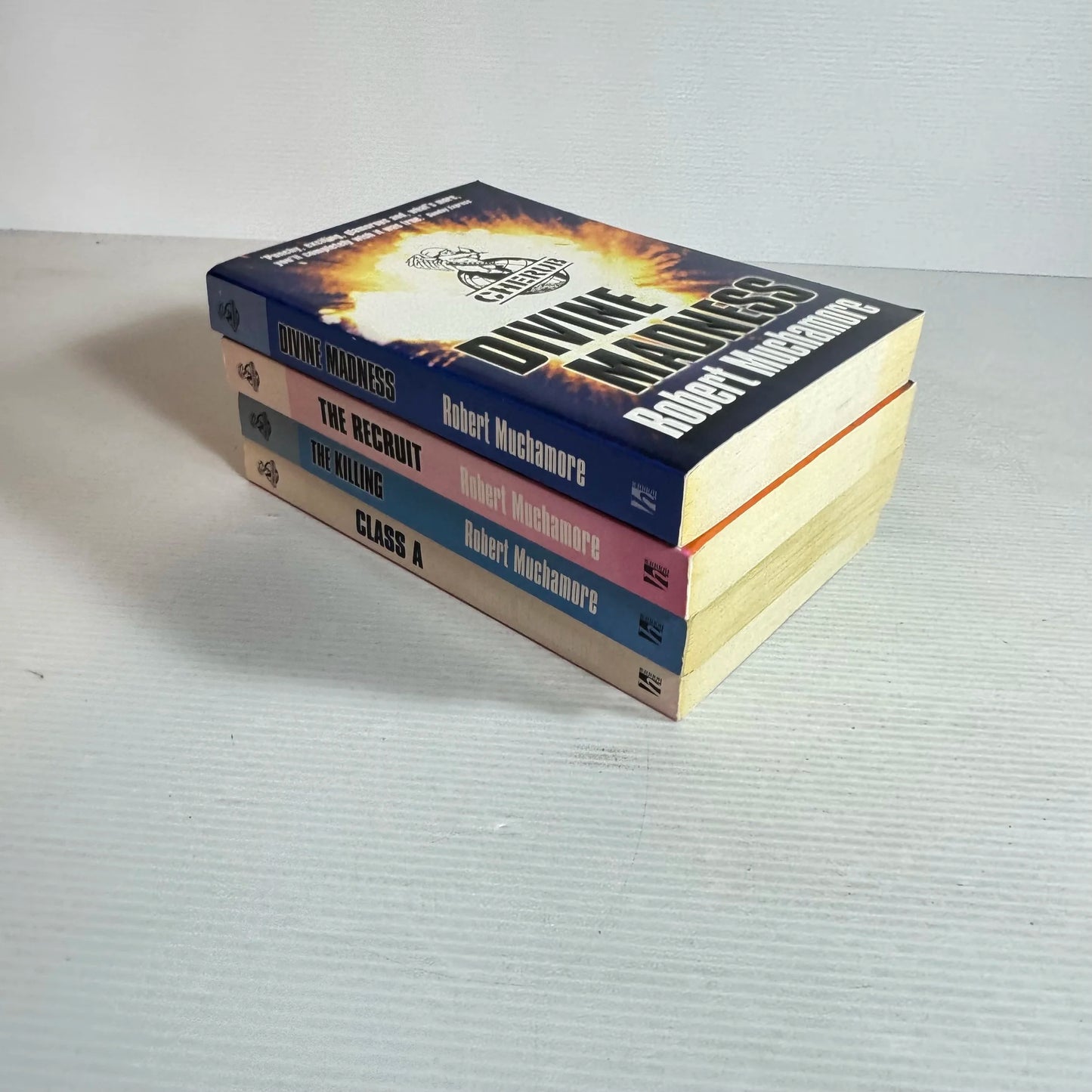 Robert Muchamore CHERUB Book Bundle x 4  Titles - The Killing / Class A / The Recruit /Divine Madness