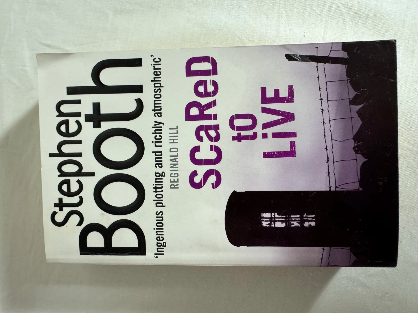 Scared To Live - Stephen Booth