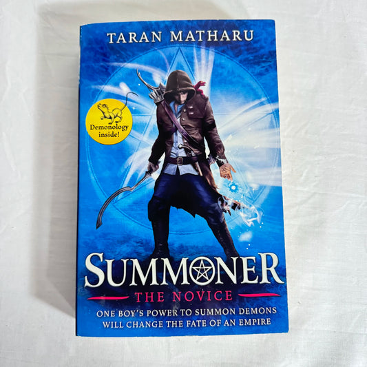 Summoner : The Novice - Taran Matharu