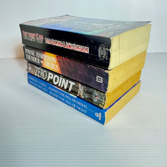 Science Fiction Book Bundle x 4 Books 5 x Stories : Mix Authors (2007)