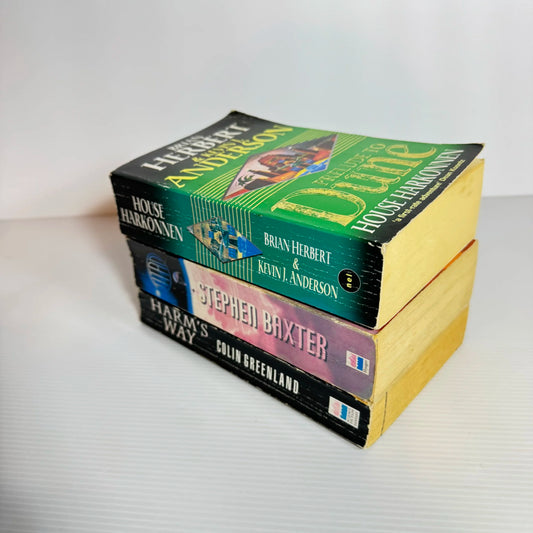 Science Fiction/Fantasy Book Bundle x 3 Books Various Authors (2037)