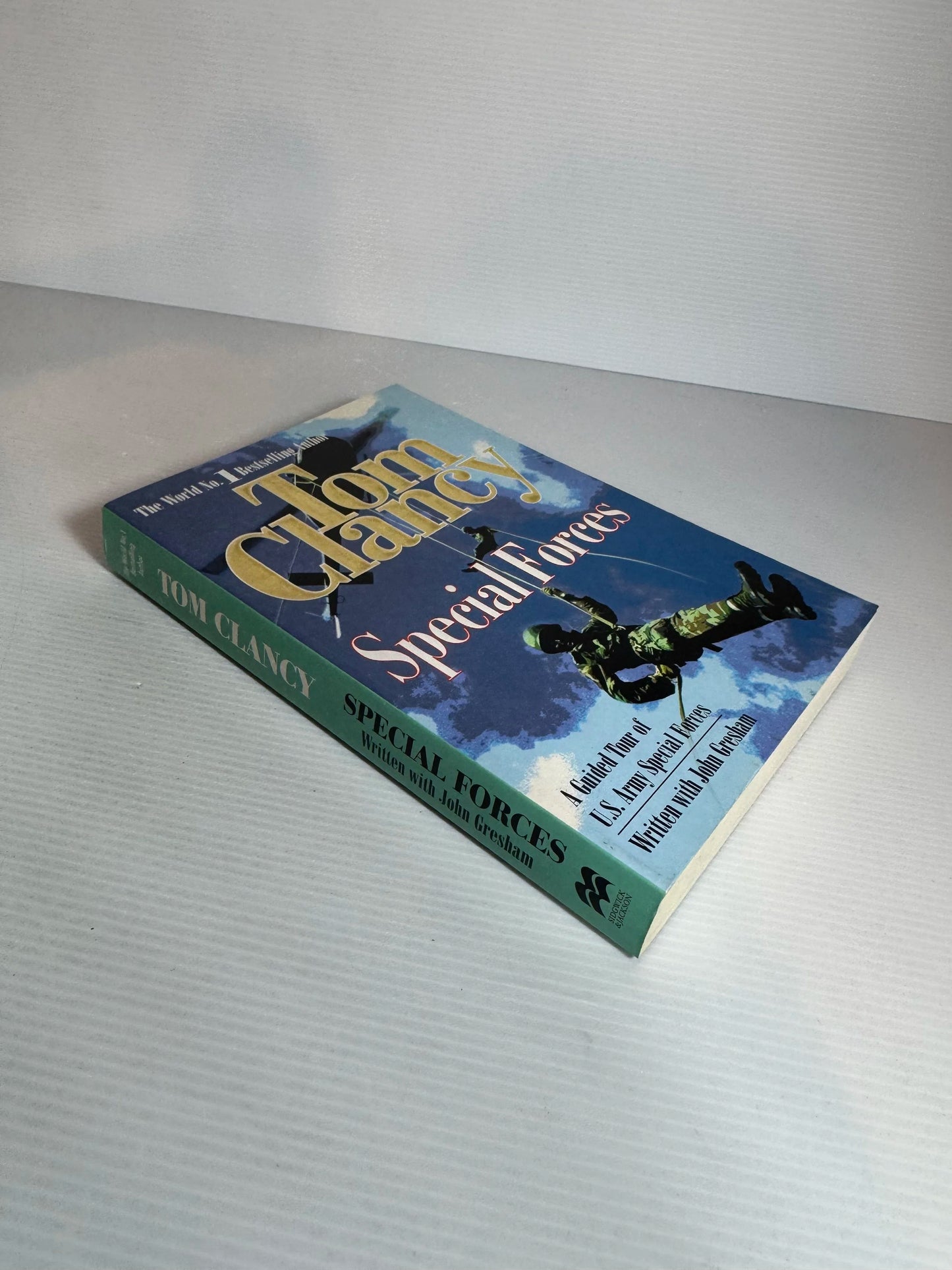 Special Forces : A Guided Tour of U.S. Army Special Forces - Tom Glancy written with John Gresham