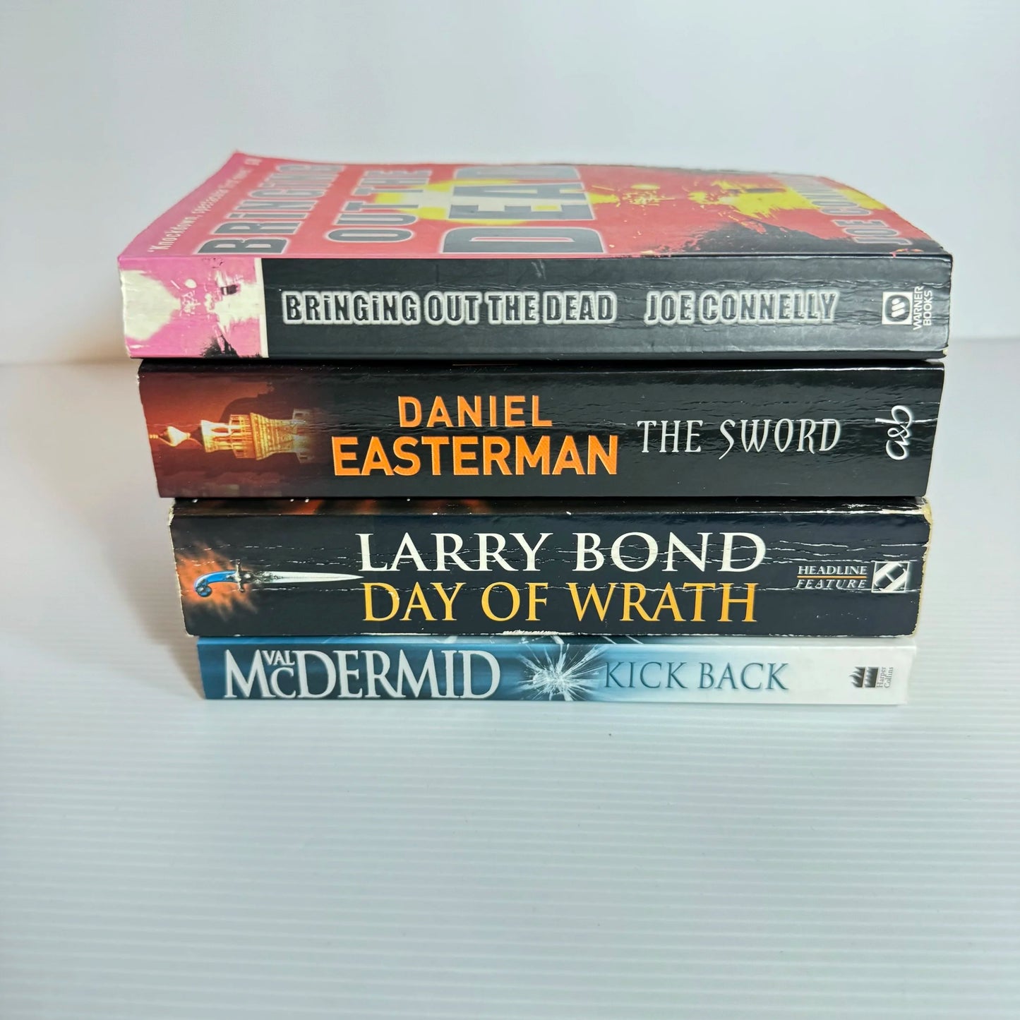 Suspense/Thriller Book Bundle x 4 : Various Authors (2064)