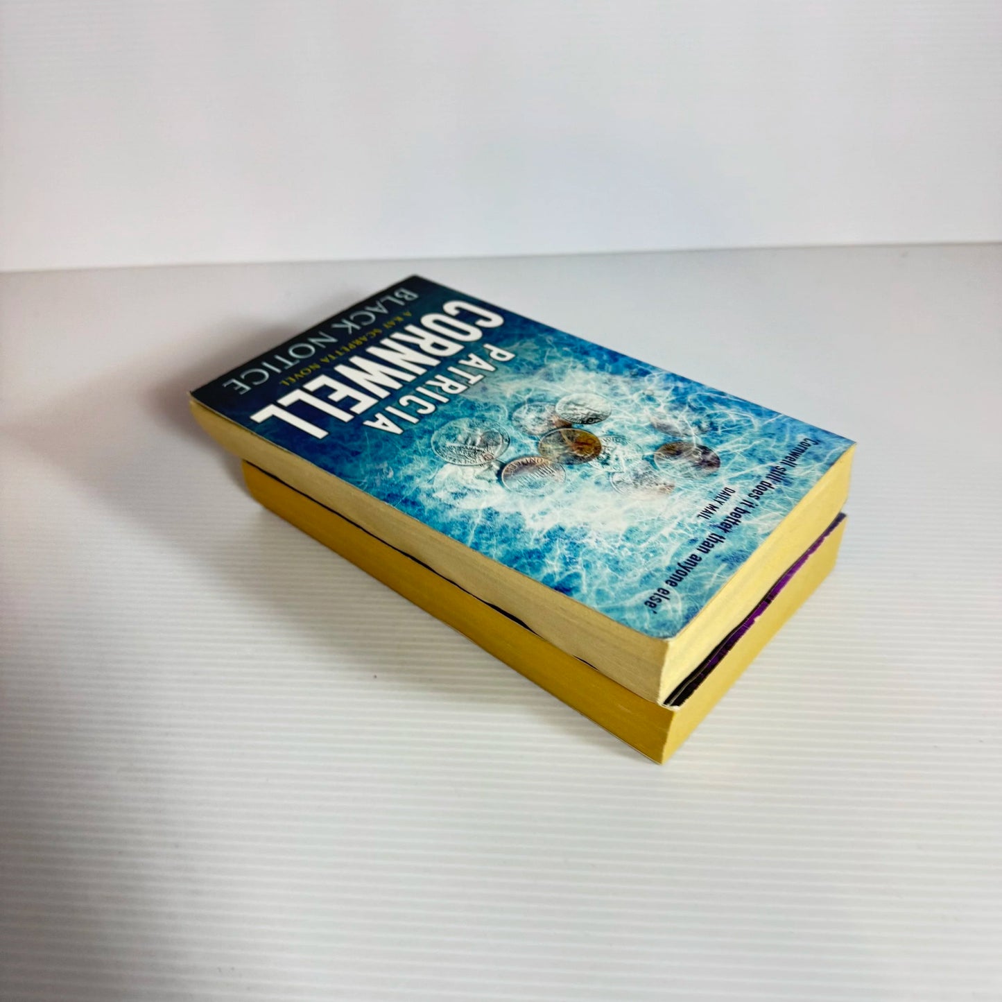 Patricia Cornwell Book Bundle x 2 Books : From Potter's Field & Black Notice (2135)