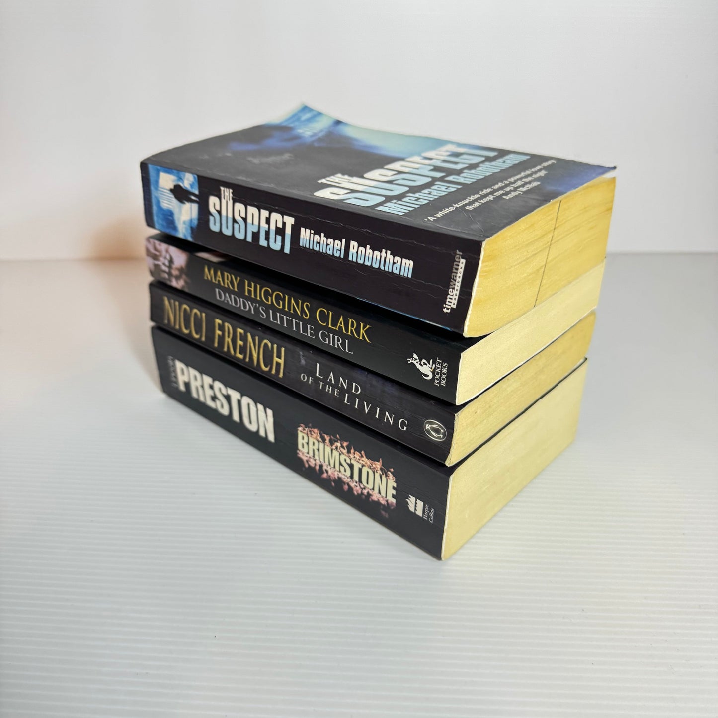 Crime/Mystery Book Bundle x 4 Books : Various Authors (2141)