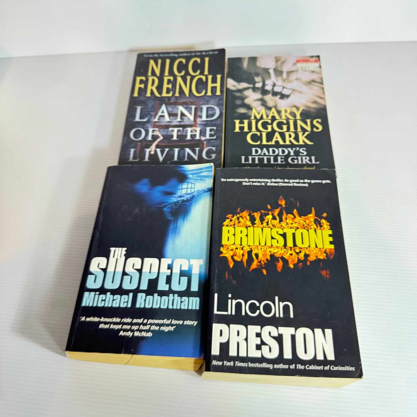 Crime/Mystery Book Bundle x 4 Books : Various Authors (2141)