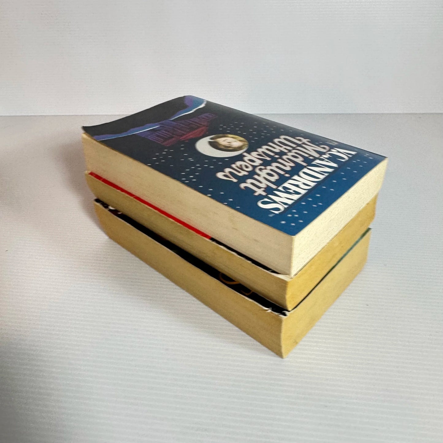 V.C. Andrews Book Bundle x 3 : Midnight Whispers, Flowers In the Attic, Wild Flowers (326)