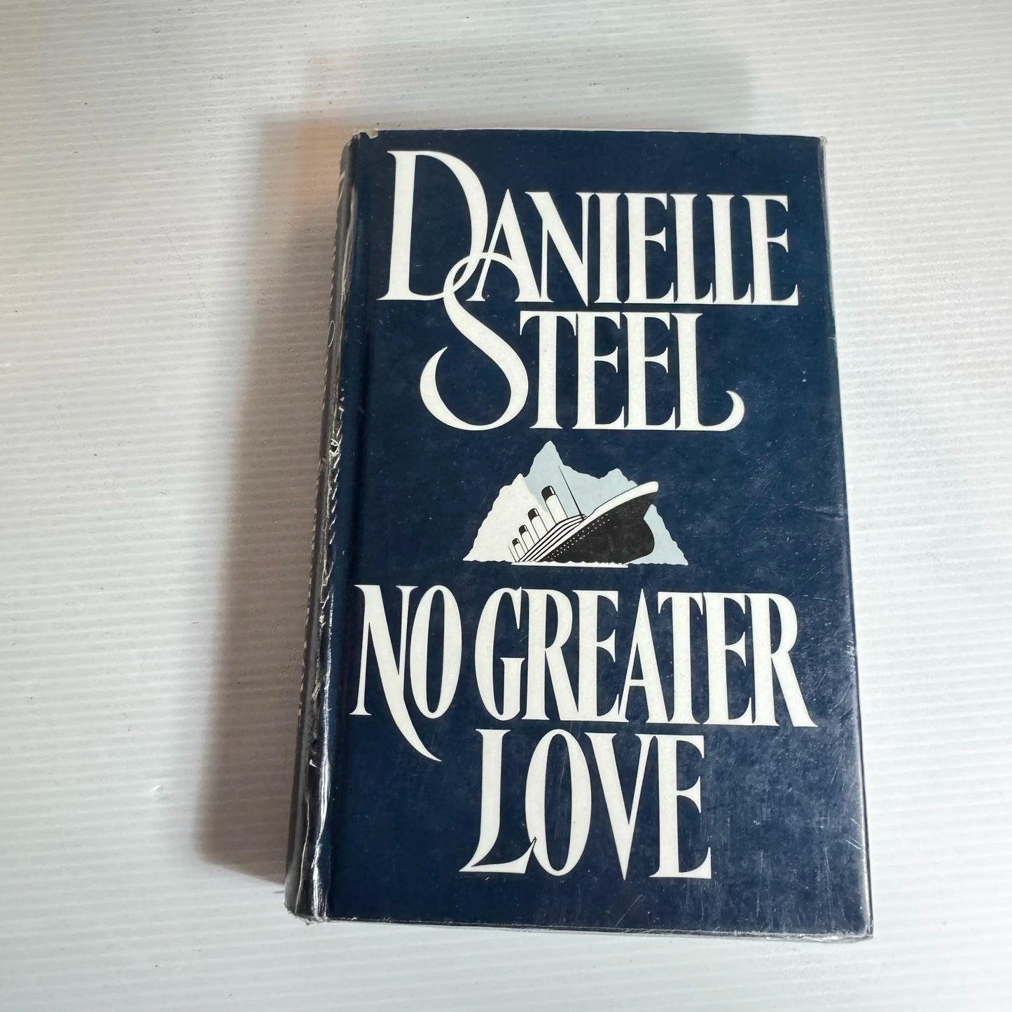 No Greater Love - Danielle Steel